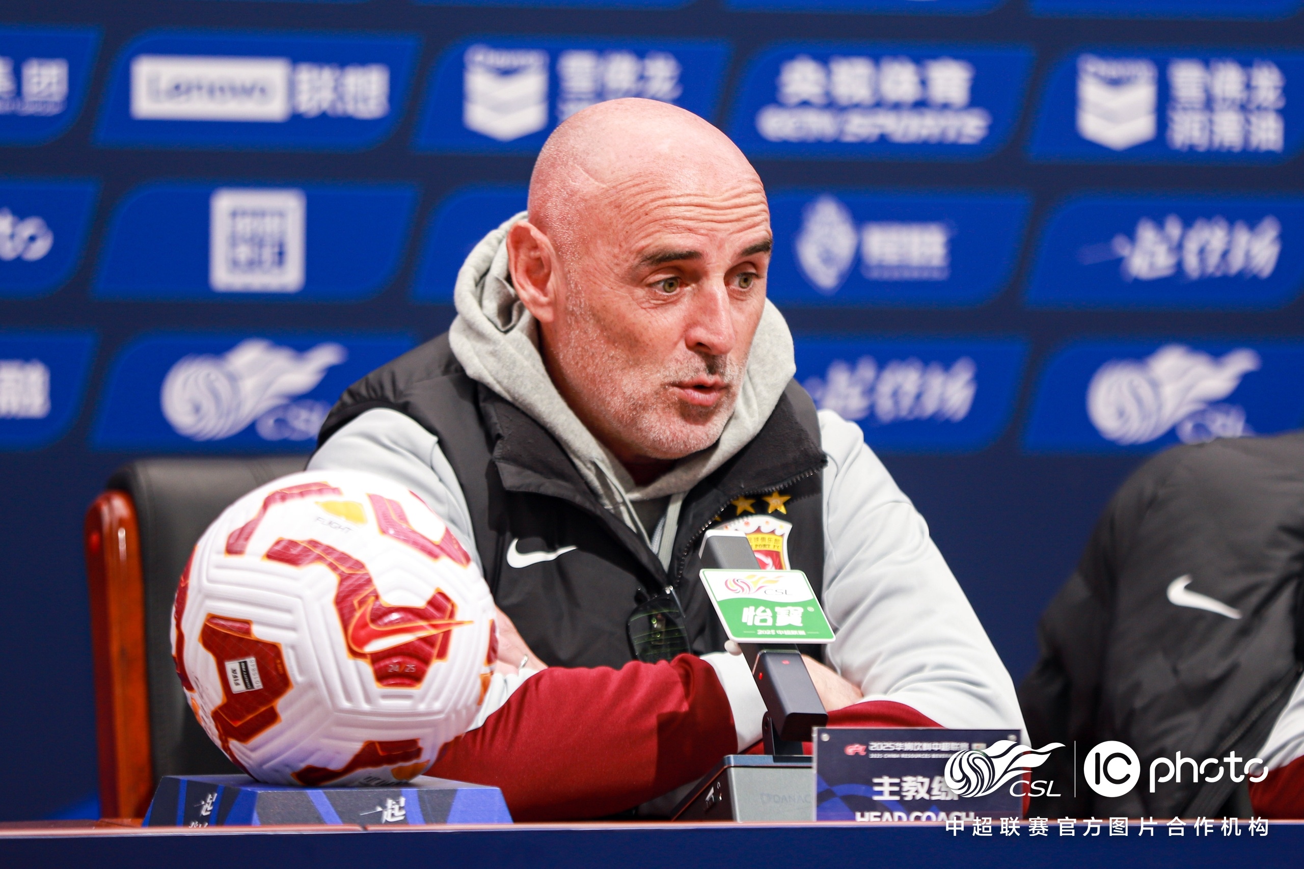 宝威网址-球员交易风波：明星球员被交换至不同球队，引发混乱的简单介绍